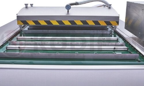 The Best Continuous Transmission Conveyor Belt Type Vacuum Packaging Machine detail picture (2)